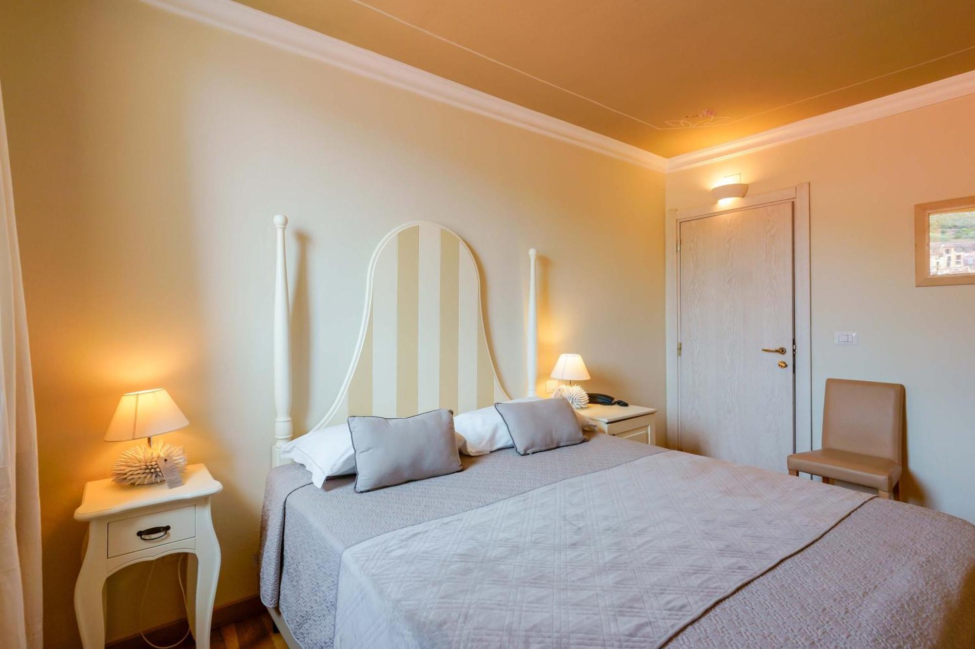 Hotel Palazzo Pischedda Bosa Zimmer foto